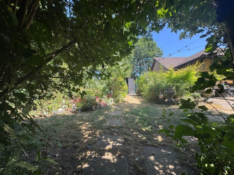 14 The Sands, Whitehill, Bordon, Hampshire, GU35 9QW, UK