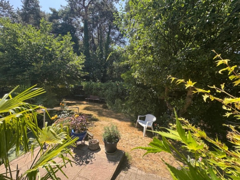 14 The Sands, Whitehill, Bordon, Hampshire, GU35 9QW, UK