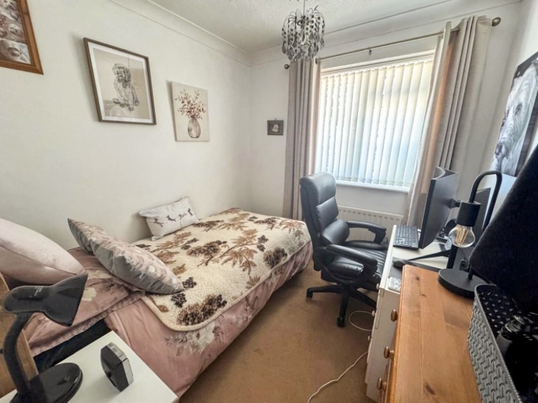 14 The Sands, Whitehill, Bordon, Hampshire, GU35 9QW, UK