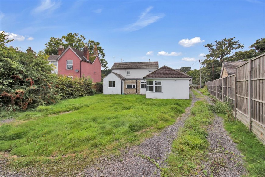 Ivy Cottage, Chalet Hill, Bordon